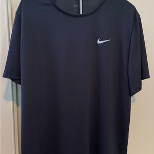 Nike Men's Navy Short Sleeve Tee
